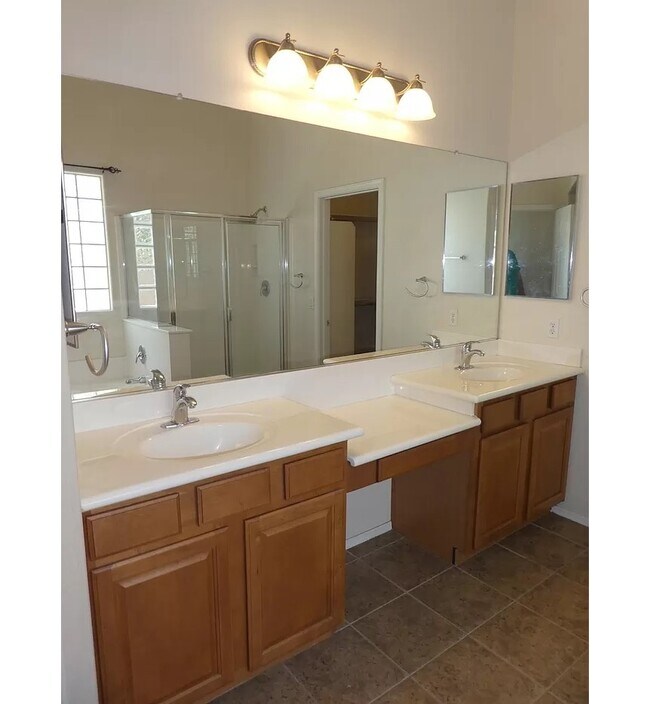 Building Photo - 3842 S Eucalyptus Pl