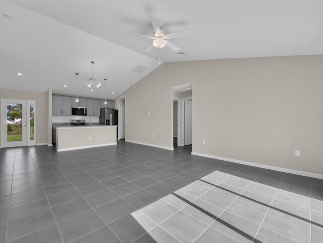 Building Photo - 1110 NW 18th Ave