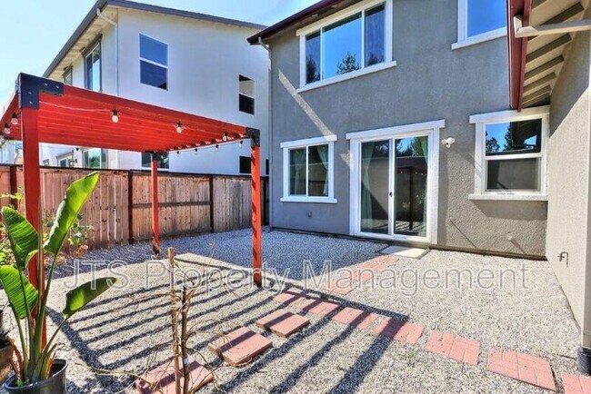Building Photo - 2683 Alcove Way