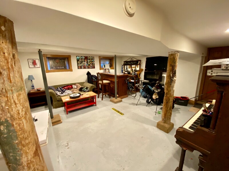 Building Photo - 1214 W Nelson St