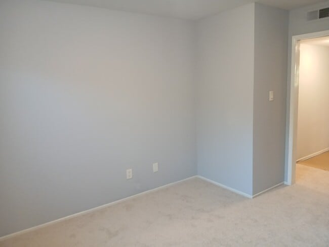 Building Photo - 5061 Bonniemae Way