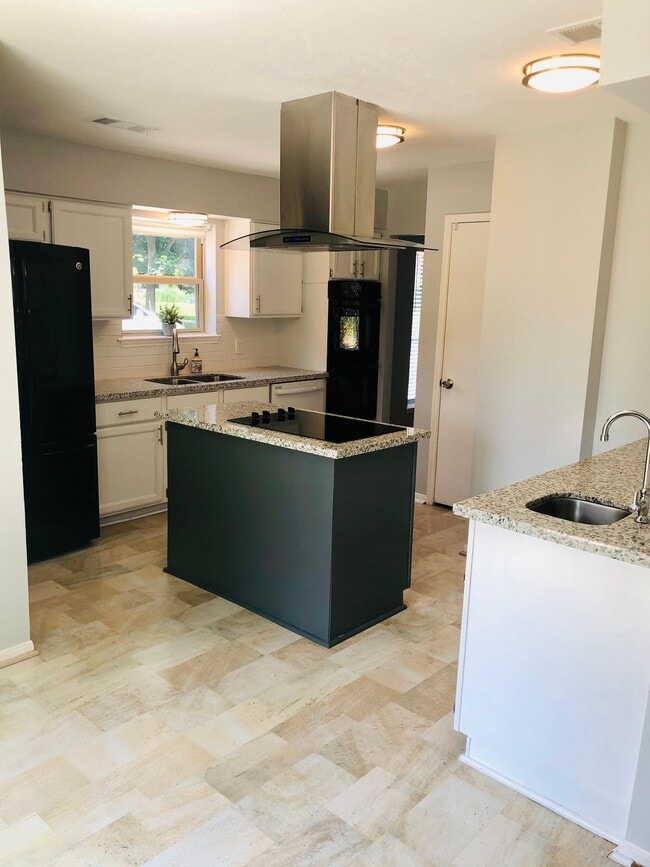 Building Photo - 29021 Cherrywood Ln