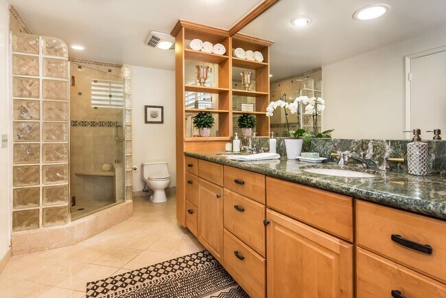 Building Photo - SPACIOUS SAN ROQUE HOME (CENTRAL AC)