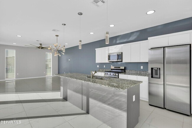 Building Photo - 236 Lago Maggiore St