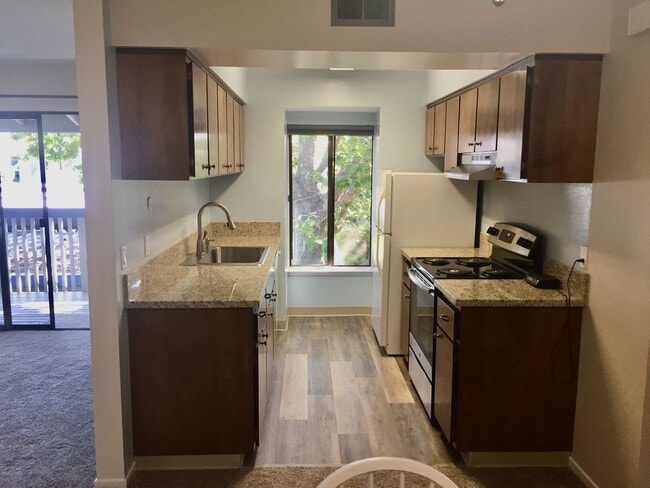 Building Photo - Capitola 1 bedroom, 1 bath Upstairs Unit