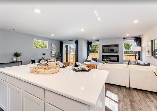 Building Photo - Day Break Dream Home