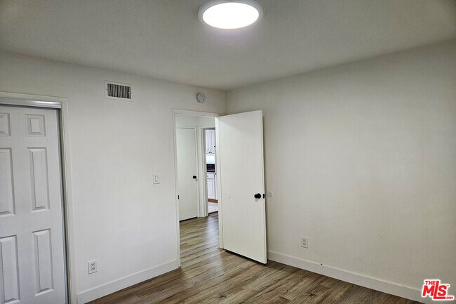 Building Photo - 22337 Cantara St