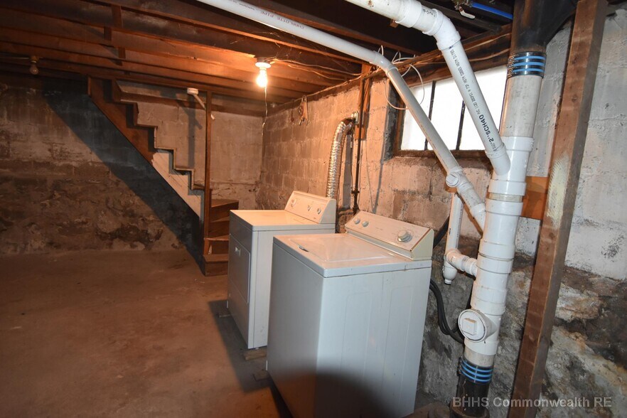 Building Photo - 40 Dunbar Ave