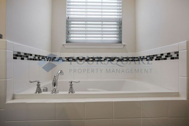 Building Photo - Spacious 3-Story Townhome with Bonus Suite & 2-Car Garage – In the Heart of RTP