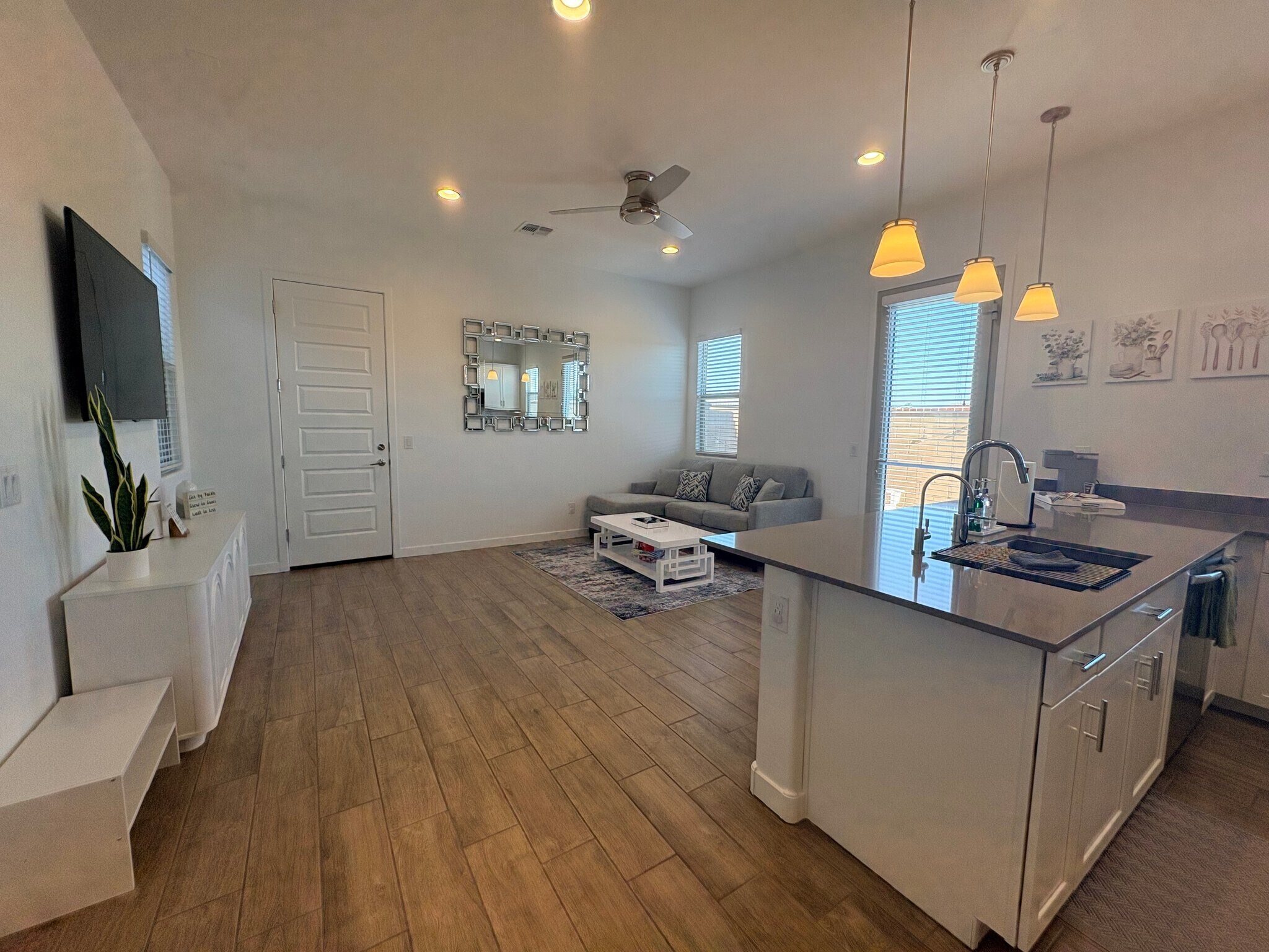 Building Photo - 456 S Jacana Ln
