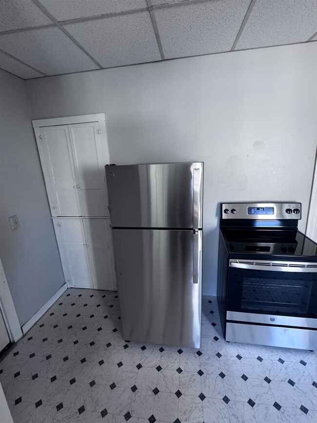 Building Photo - 220 Broad St