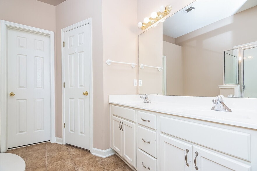 Building Photo - 155 Garden Springs Dr