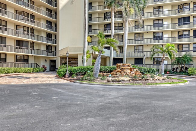 Building Photo - 9550 S Ocean Dr