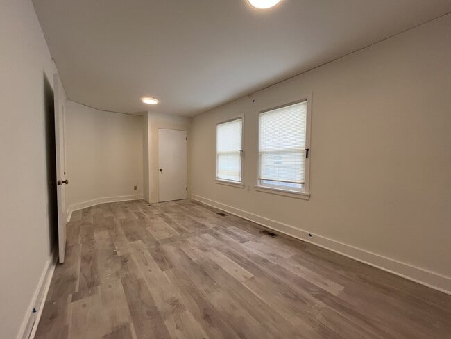 Building Photo - Expansive 4BR 2,900+ Sq Ft Home with Theater-Style Living Room & Bonus Hobby Workshop