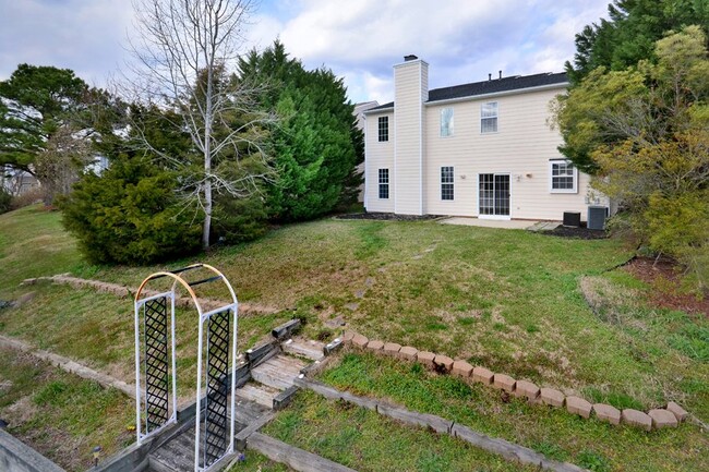 Building Photo - Lake Front Home