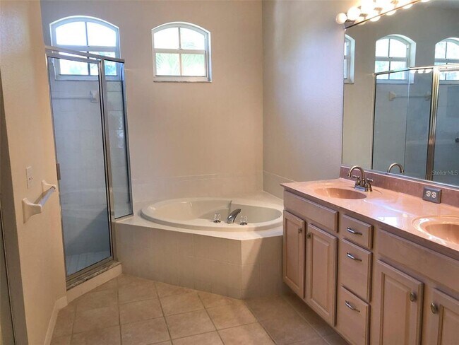 Building Photo - 11711 Winding Woods Way