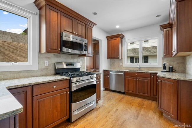 Building Photo - 46 Kane Ave