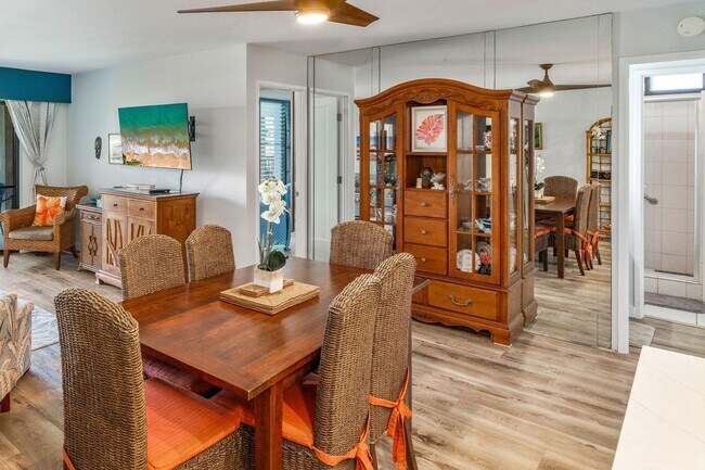Building Photo - Ocean View 2/2 Fully Furnished + Newly Renovated Condo!