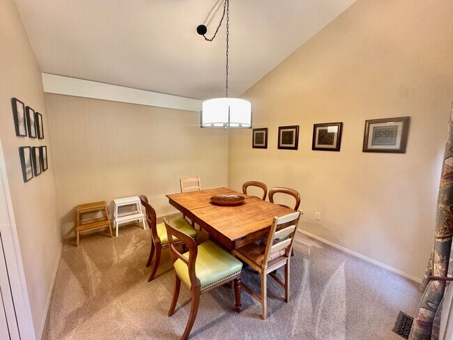 Building Photo - 15130 SE 47th Pl