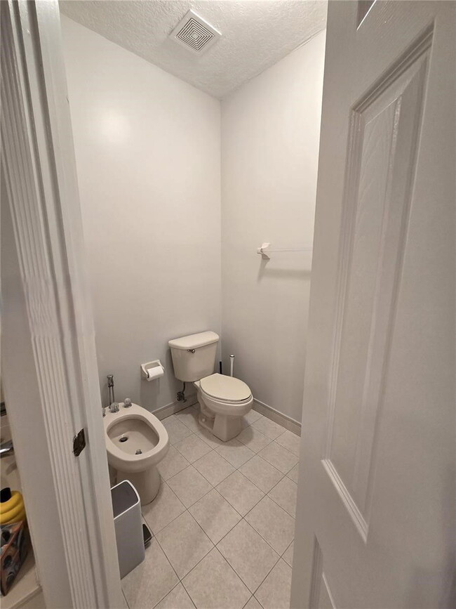 Building Photo - 4874 NW 111th Ct