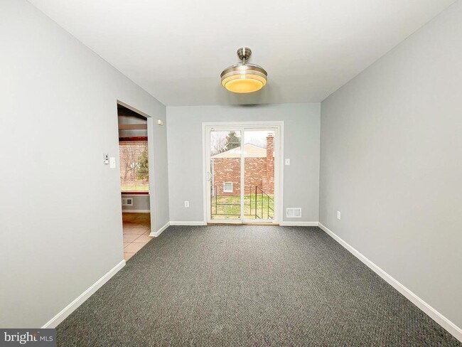 Building Photo - 9206 Lorelei Ct