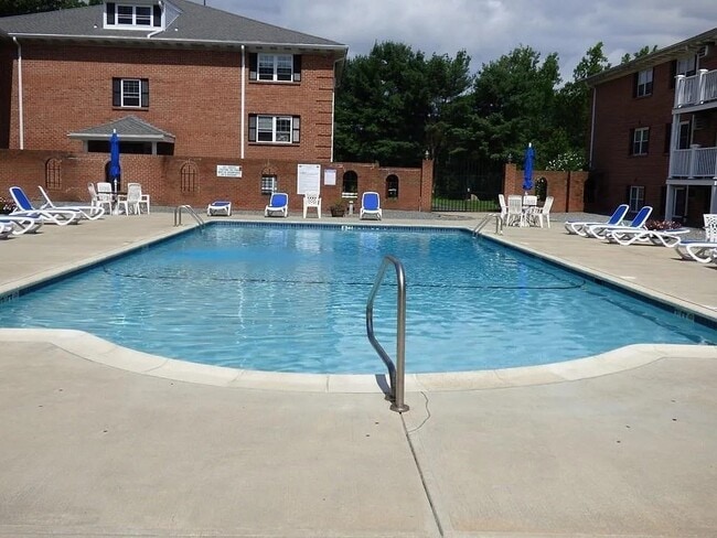 Building Photo - 34 Leonard Rd