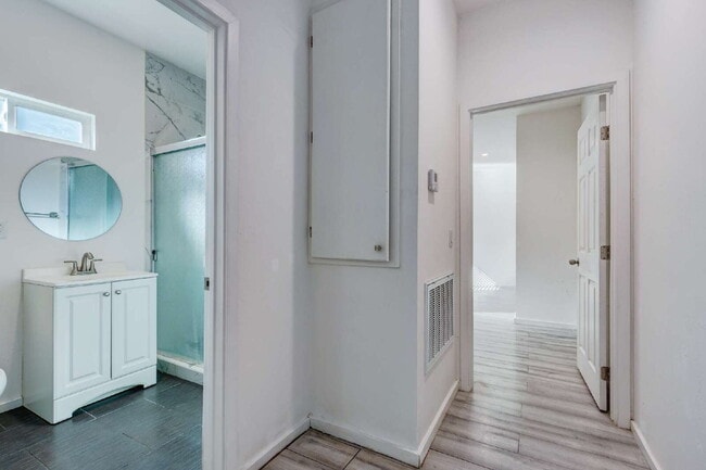 Building Photo - Private Yard Living with Modern Comfort in Costa Mesa