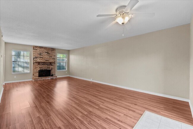 Building Photo - 1448 Silverpines Rd