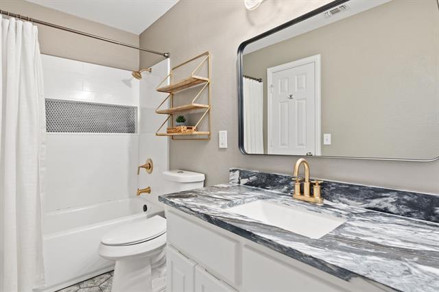 Building Photo - 5997 Sandhill Cir