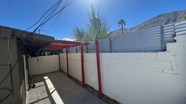 Building Photo - 573 S Calle Palo Fierro