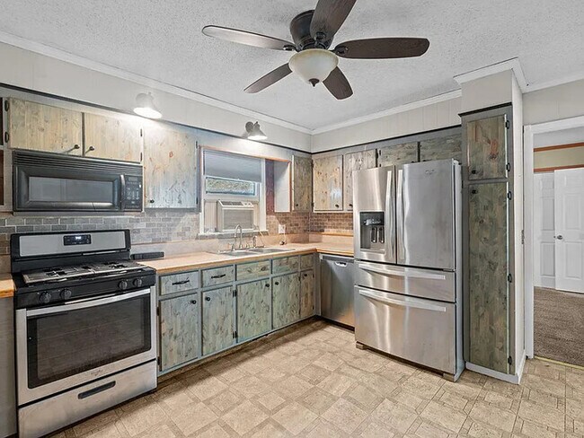 Building Photo - Earn Wealth While Leasing - Like a Homeowner - Lease to Own