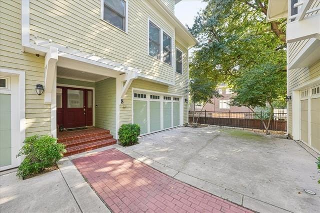 Building Photo - 2608 Thomas Ave