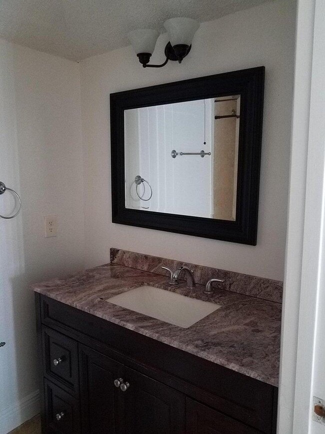 Building Photo - 2700 Casita Way