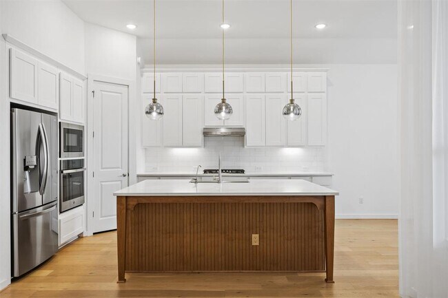 Building Photo - 1221 Texas Ash Ln