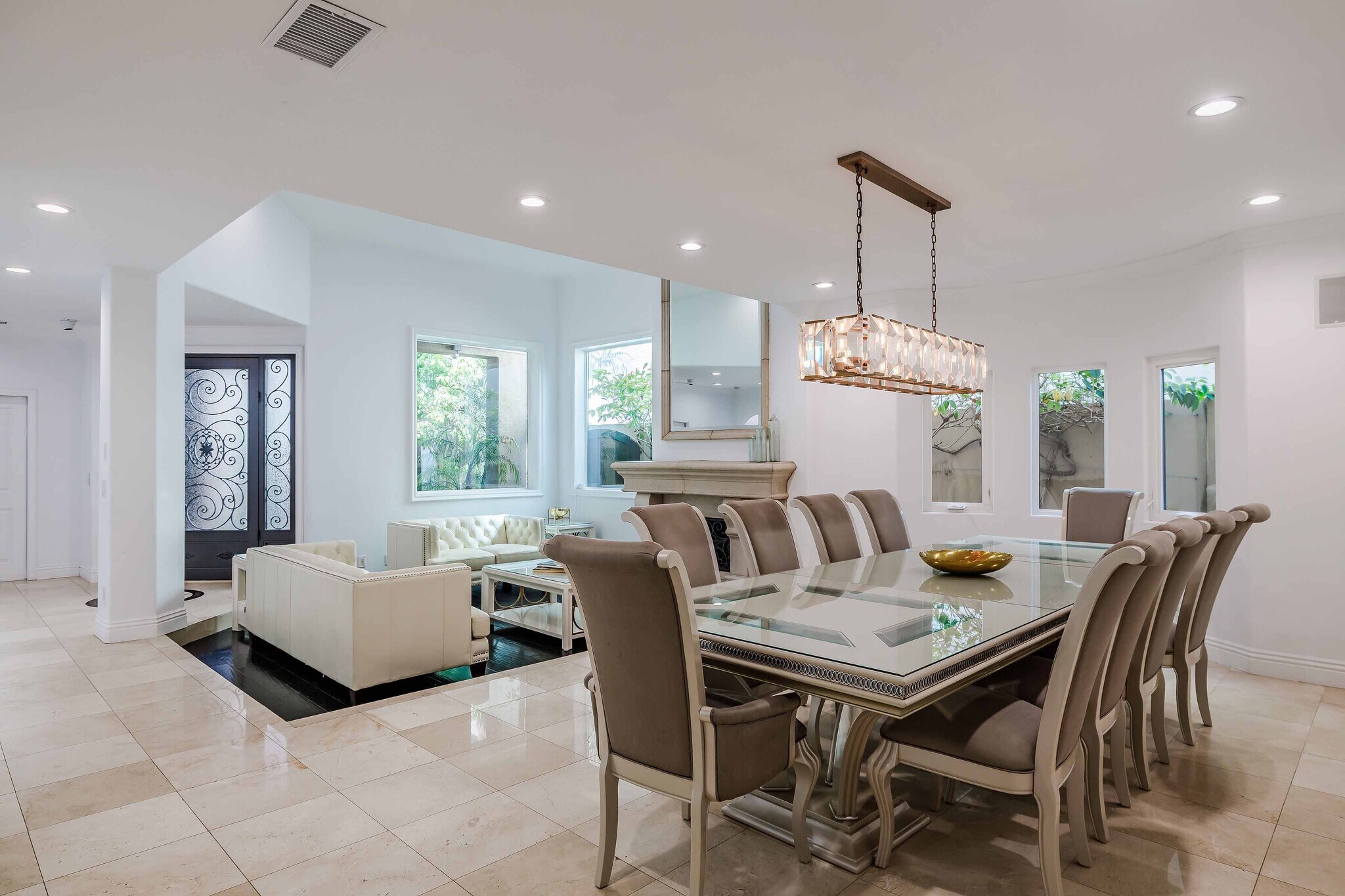 Building Photo - 1554 Mathews Ave