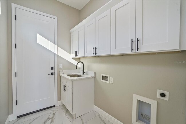 Building Photo - 3310 W Cherry St