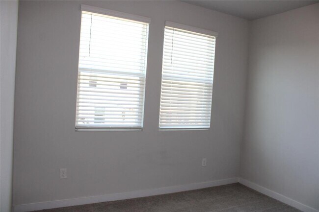 Building Photo - 15008 Casbah Dr