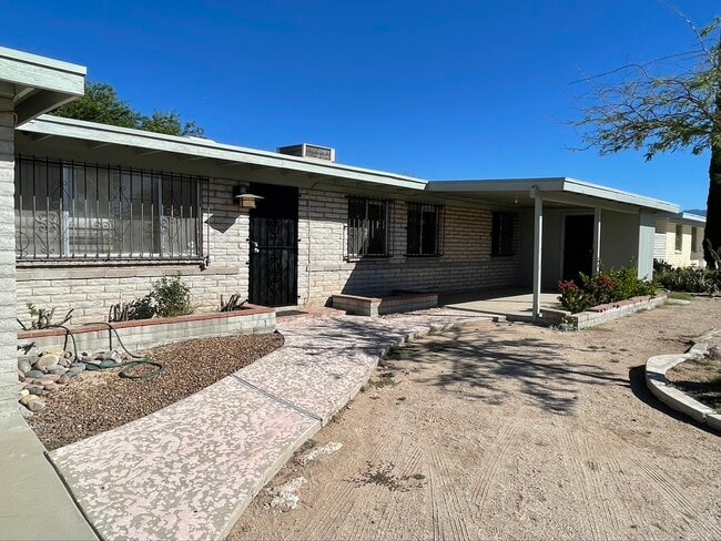 Building Photo - 7655 E Tulip Tree St