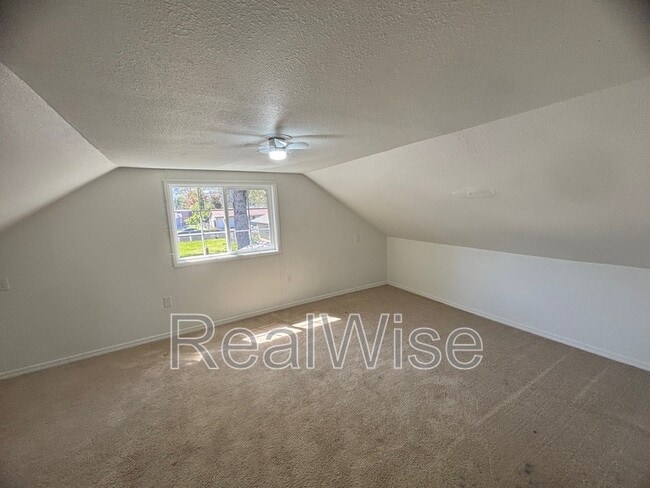 Building Photo - 1296 NW Keasey St