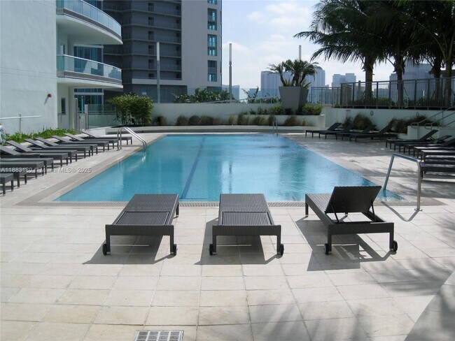 Building Photo - 900 Biscayne Blvd