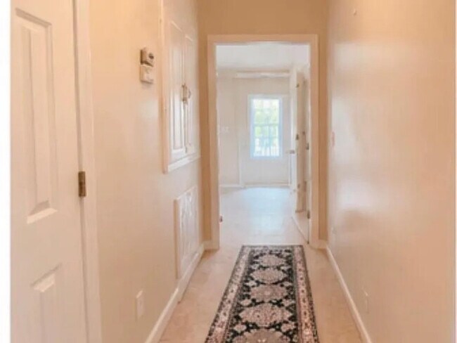 Building Photo - Lease to Own