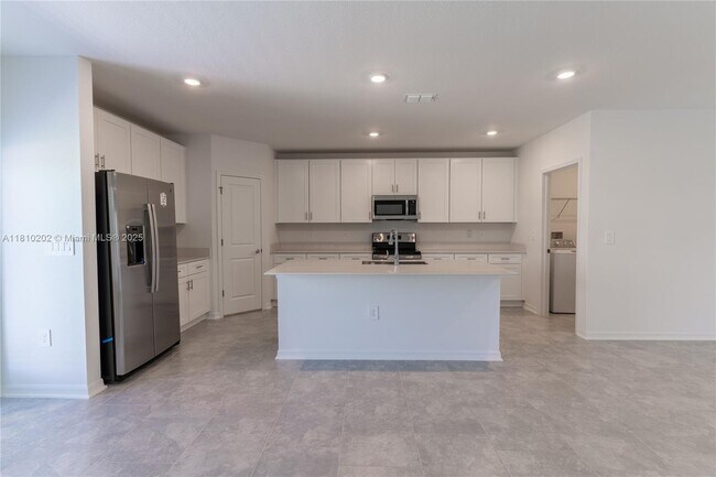 Building Photo - 934 Cattleman St