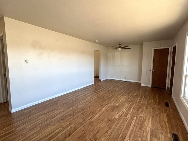 Building Photo - Convenient Central Fort Collins 3 Bedroom Home Close to CSU