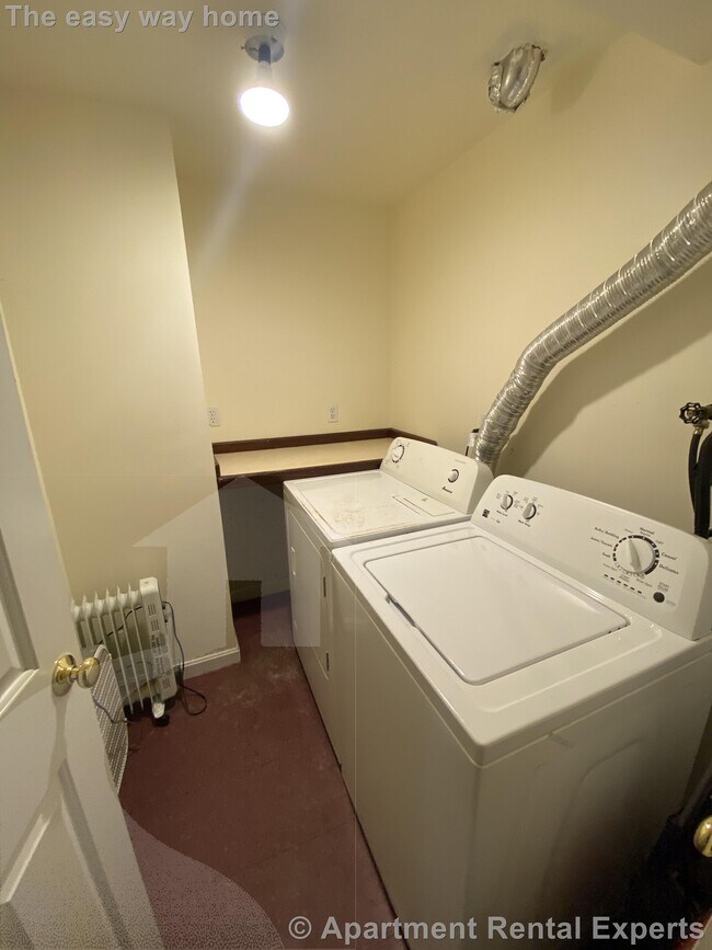 Building Photo - 309 Beacon St