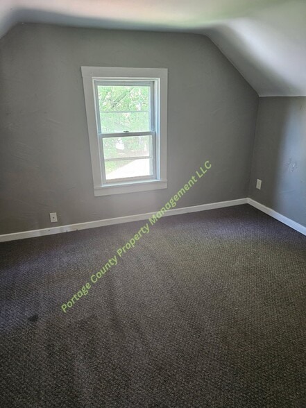 Building Photo - 748 Isadore St