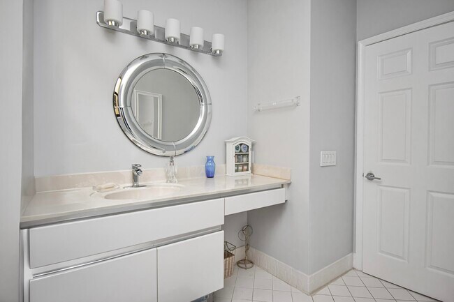 Building Photo - 22504 Esplanada Cir