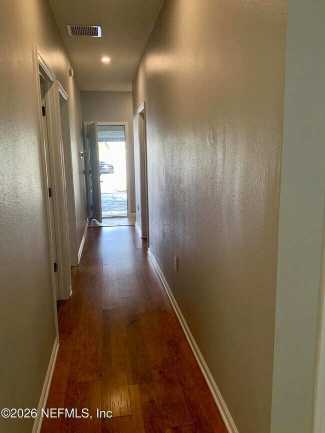 Building Photo - 121 Mahogany Bay Dr