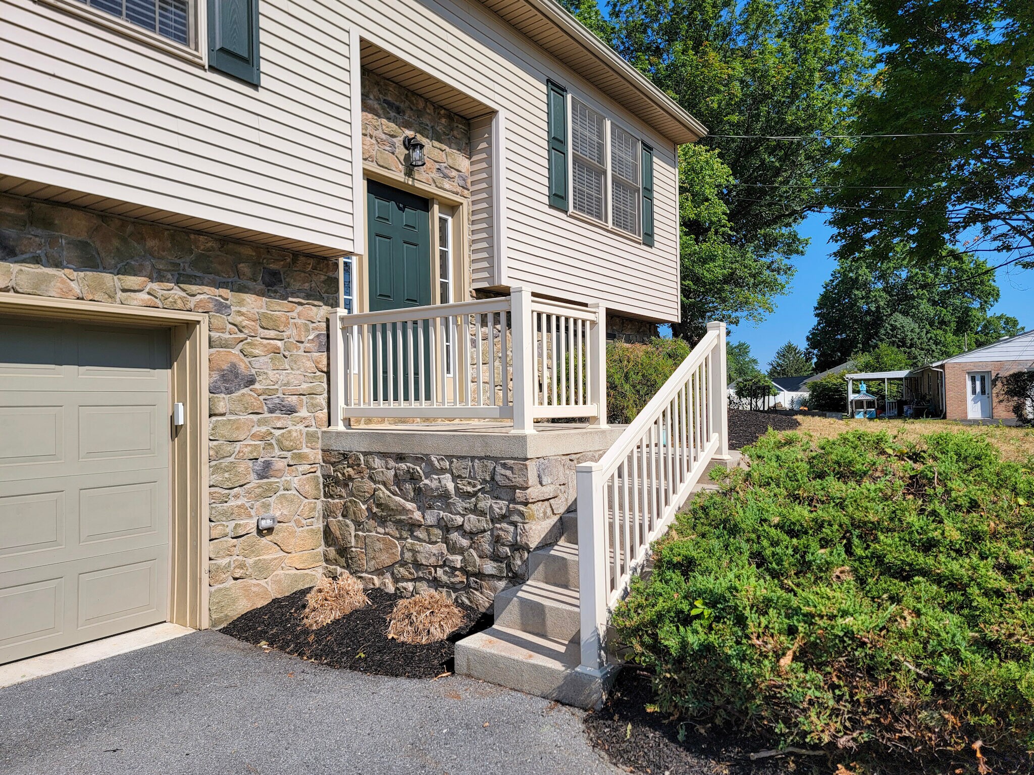 Building Photo - 5206 Brook Dr