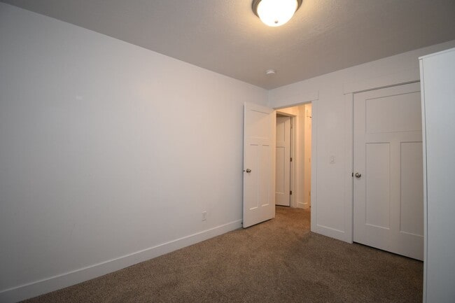 Building Photo - Beautiful 4 Bed Eagle Mountain Home, Near Parks & Paths!!