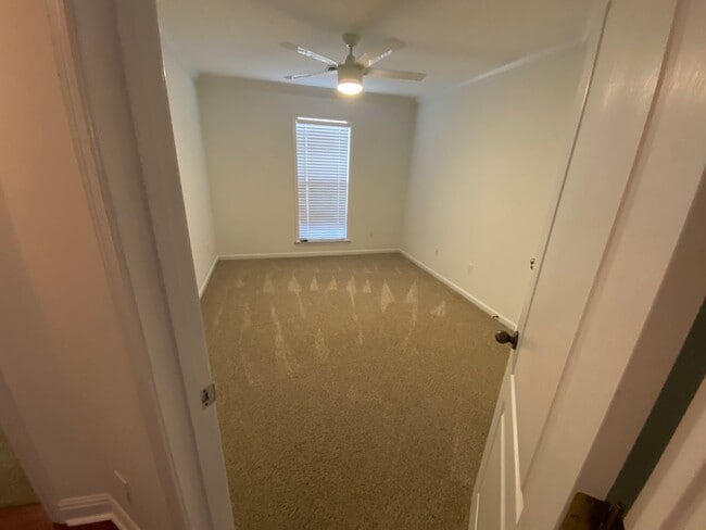 Building Photo - 1307 Hallwood Ln